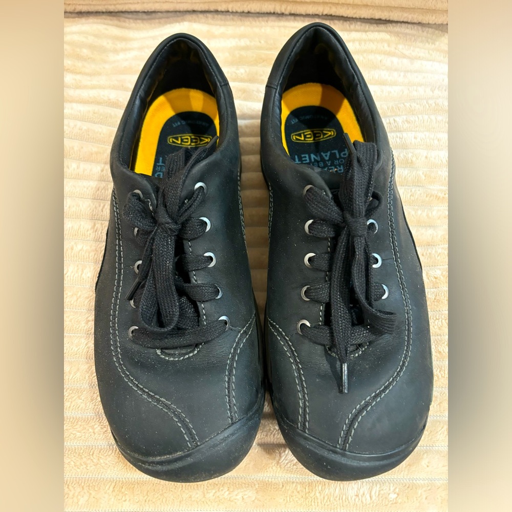 Keen Presidio Sneakers size 9